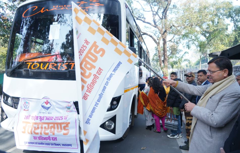 cm dhami flagged off the participants going to national youtj festival
