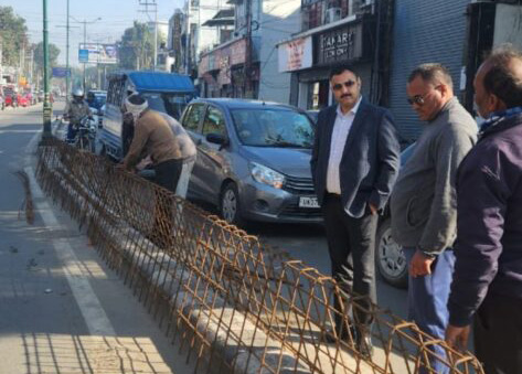 Dehradun rajpur road divider construction