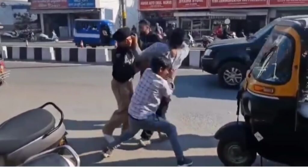 dehradun-street-fight-news-today