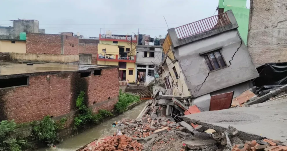dehradun-city-uttarakhand-rains-houses-collapsed-red-alert-issued hillstime news