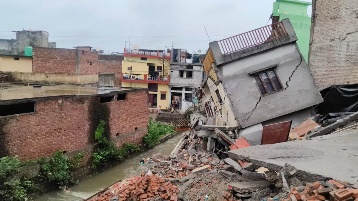 dehradun-city-uttarakhand-rains-houses-collapsed-red-alert-issued hillstime news
