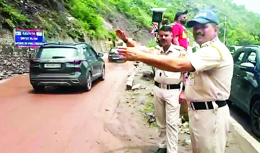 सभी संवेदनशील जगहों पर विभाग की टीम मुस्तैद